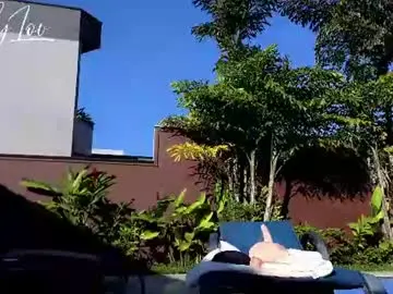 Chaturbate Live Sex Cam of jully_lov