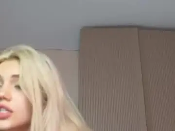 Chaturbate Live Sex Cam of milabunny_
