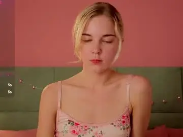 Chaturbate Live Sex Cam of bella_stewarttt