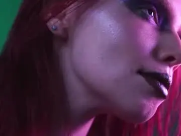 Chaturbate Live Sex Cam of ginger_hugs