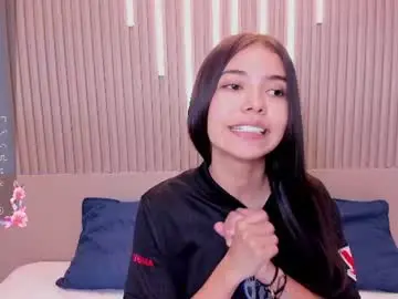Chaturbate Free Live Porn of emma_doll7