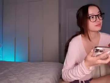 Chaturbate Live Sex Cam of jenny__lii