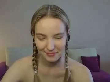 Chaturbate Live Sex Cam of tashinapetitto