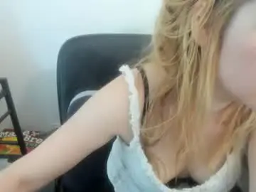 Chaturbate Nude Webcam of artsyandcraftsy_