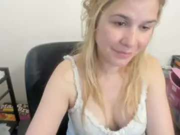 Chaturbate Best Webcam of artsyandcraftsy_