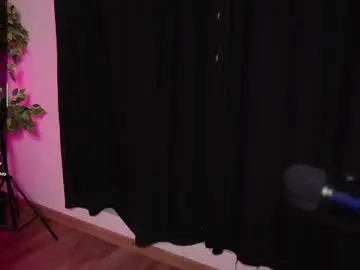 Chaturbate Live Sex Cam of emma_lirys