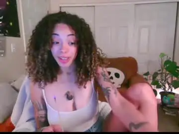Chaturbate Adult Video Chat of gunzinrose