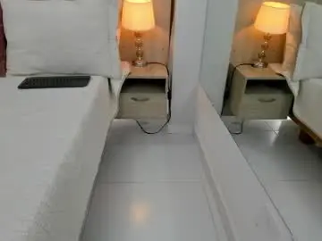 Chaturbate Live Sex Cam of mia_mercier