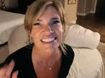 Chaturbate Free Porn Cam of hot_wife_amber