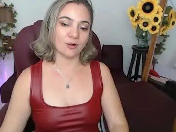 Chaturbate Best live sex cam show of lilly_milf