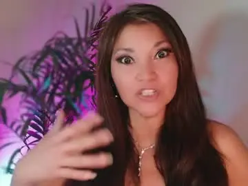Chaturbate Live Porn of divinelynn