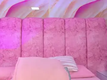 Chaturbate Live Sex Cam of emma_curvy1