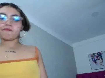 Chaturbate Live Sex Cam of sofiaasexy19