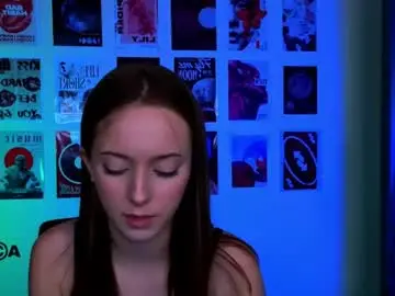 Chaturbate Live Sex Cam of chloe_ley