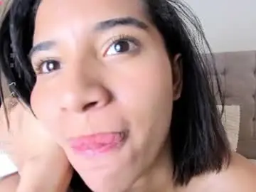 Chaturbate Sex Cam of emily_bruss