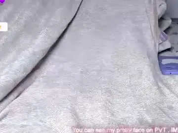 Chaturbate Live Sex Cam of yummygirl_oops