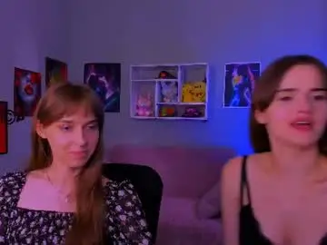 Chaturbate Live Sex Cam of elodie_crystal