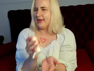 Chaturbate Best live sex cam show of lioraardyn