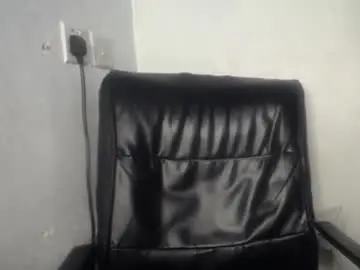Chaturbate Live Sex Cam of sexy_goddess_pet