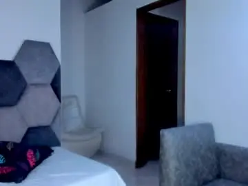 Chaturbate Live Sex Cam of mikaelastonne