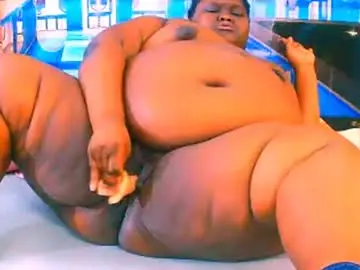 Chaturbate Adult Video Chat of ebonyhotbuns4u2luv