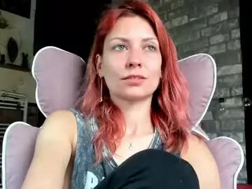 Chaturbate Live Sex Cam of karoline121