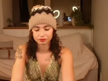 Chaturbate Free Porn Cam of ysenne_josse
