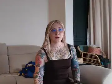 Chaturbate Watch Live Sex Cams of tattoobbgirl