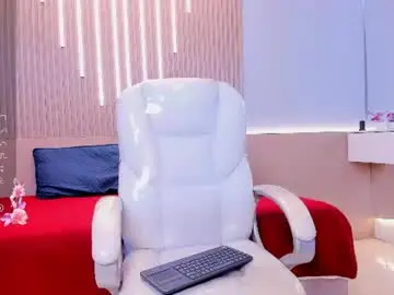 Chaturbate Live Sex of mikaela_petite18
