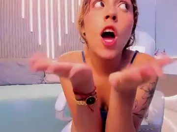 Chaturbate Live Sex Cam of mikaela_petite18
