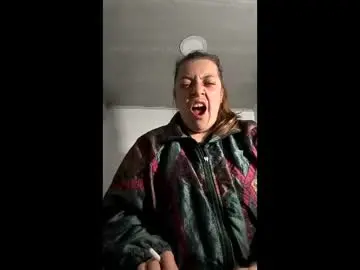 Chaturbate Free Live Porn of ezlngirl