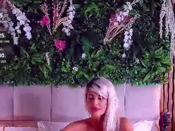 Chaturbate Watch Live Sex Cams of salmaroze
