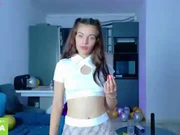 Chaturbate Live Sex Cam of yve_