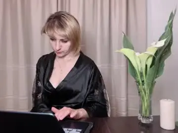 Chaturbate Free Porn Cam of crystalfever_