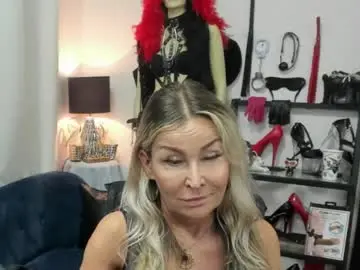 Chaturbate Live Sex Cam of crystalxohotty