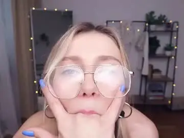 Chaturbate Live Porn of glossybabe_