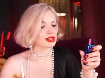Chaturbate Live Sex Cam of vinyl_kiss