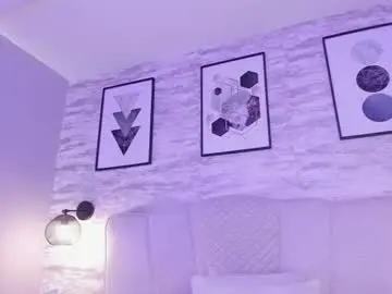 Chaturbate Live Sex Cam of little_vel