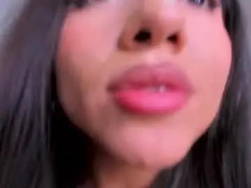 Chaturbate Nude Webcam of _lyna