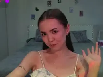 Chaturbate Live Sex Cam of sweetieee_kira
