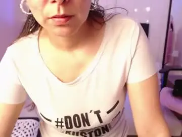 Chaturbate Live Sex Cam of camila_delarosa