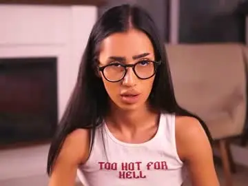 Chaturbate Live Sex Cam of chloeobrilx
