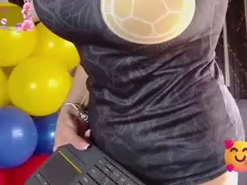 Chaturbate Best live sex cam show of evelynagrey