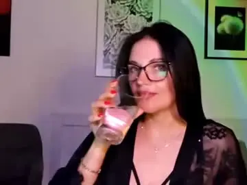 Chaturbate Live Sex Cam of cherryluxe_