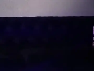Chaturbate Live Sex Cam of moan_4_you