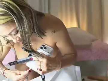 Chaturbate Best live sex cam show of amelia_lov3