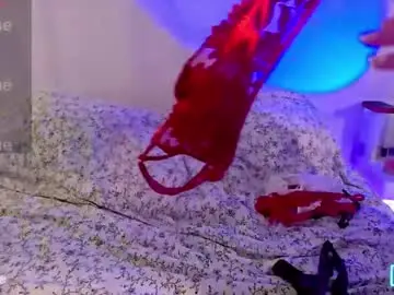 Chaturbate Live Sex Cam of summerfeet_love