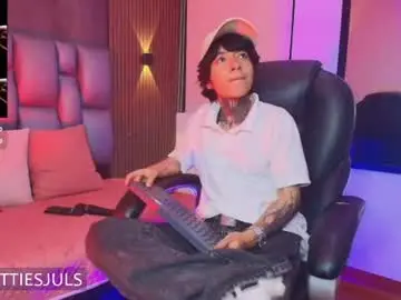 Chaturbate Free Porn Cam of hottiesjuls
