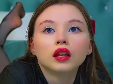 Chaturbate Live Sex Cam of keiraace