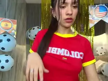 Chaturbate Live Sex Cam of candy_sky_r